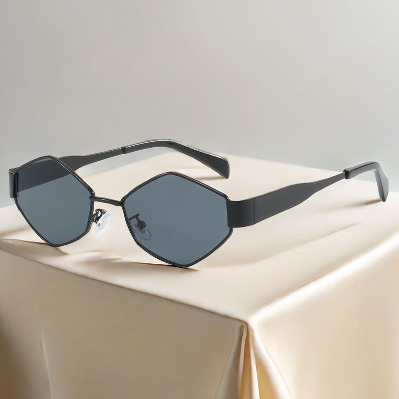 1 x 5 pcs 2024 Oval Sunglasses Unisex Fashion Shades black frame gray sheet
